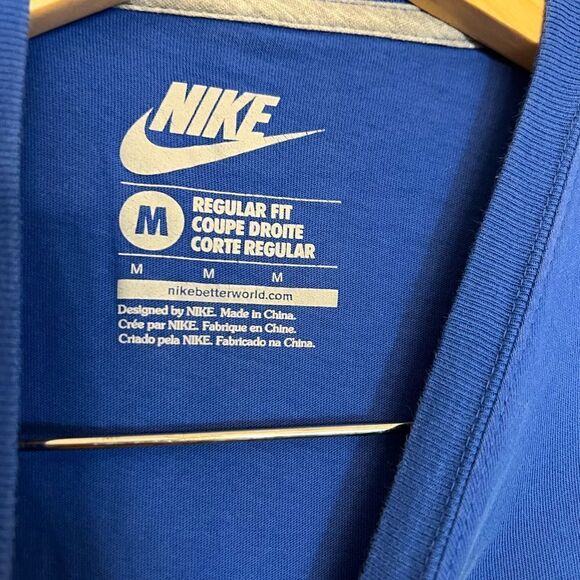 Men’s Nike Clean Kicks Dirty Looks T-shirt w embroidered Nike swoosh.  Size M. - Picture 3 of 8